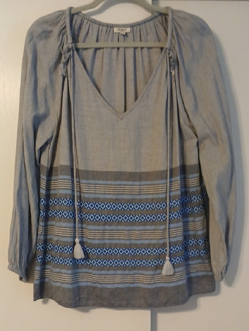 Dylan Blue & Gray V-Neck Embroidered Peasant Blouse in Size M
